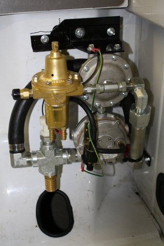 dieselinstall5_zps6ea548e5.jpg