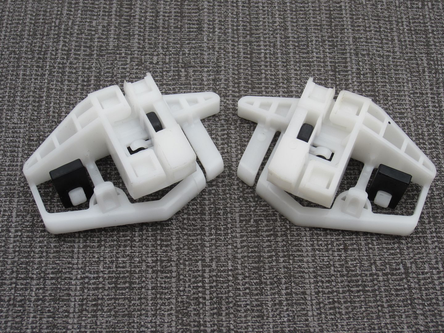 REPAIR CLIPS SET Megane2 02-08 4//5 DOOR FRONT RIGHT WINDOW LIFT UK DRIVER SIDE